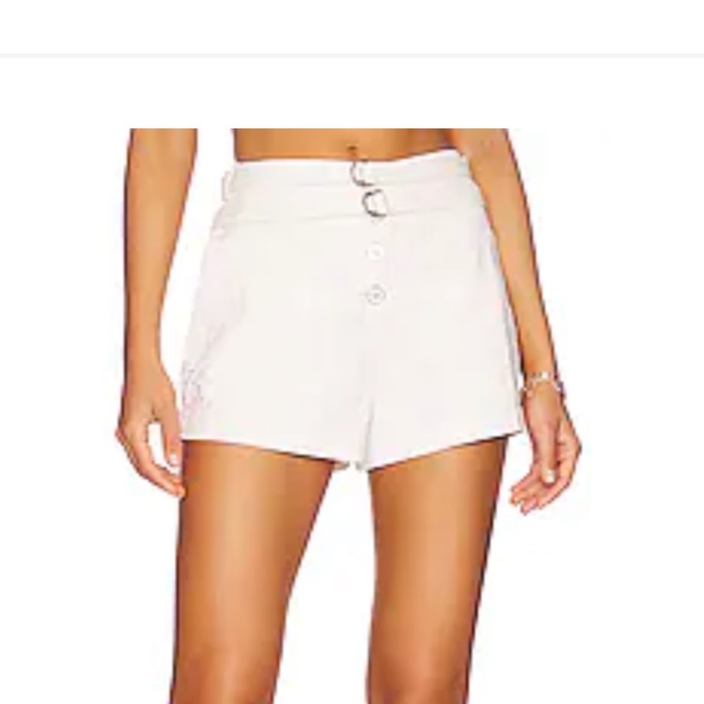 BRAND NEW WITH TAGS TULAROSA WHITE SHORTS PERFECT FOR EURO SUMMER